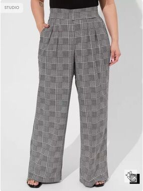 EUC torrid Black & White Glen Plaid Wide-Leg Studio Crepe High Rise Pants
